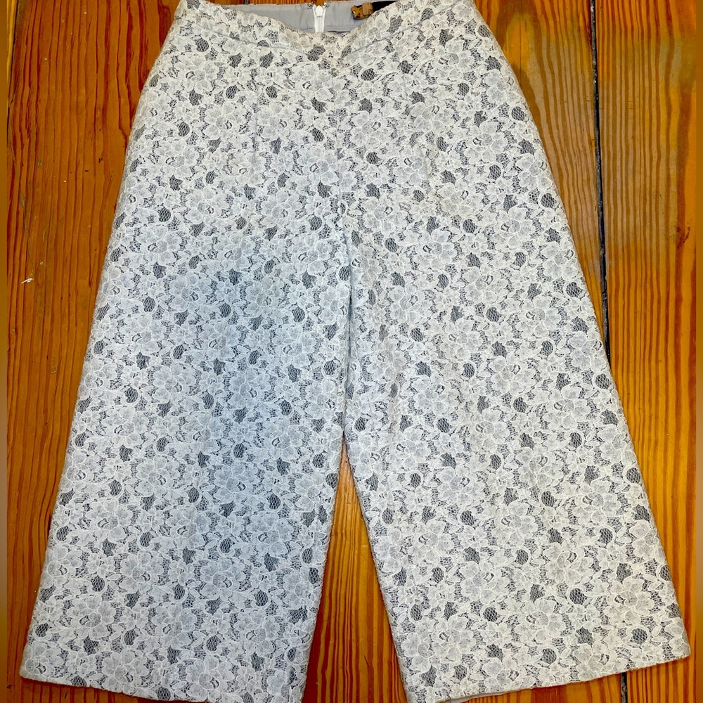 BCBGMaxAzria Floral Lace Culotte Pants Sz 0